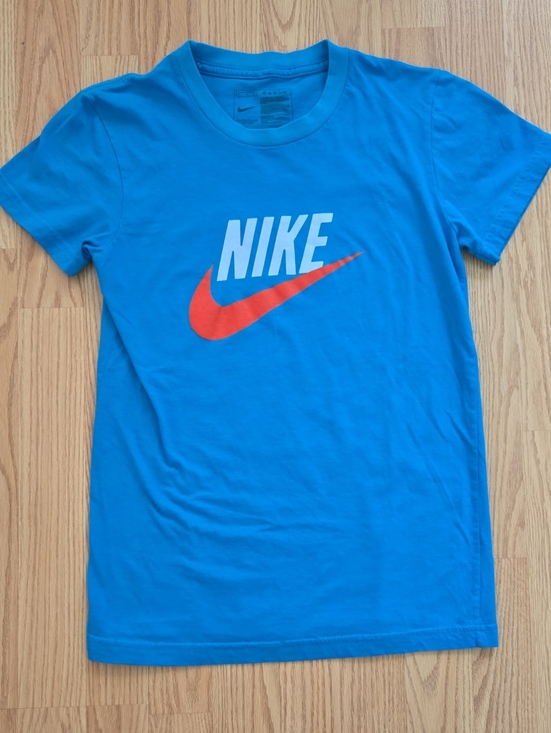 Nike Tops - Women's Slim Fit Nike Tee